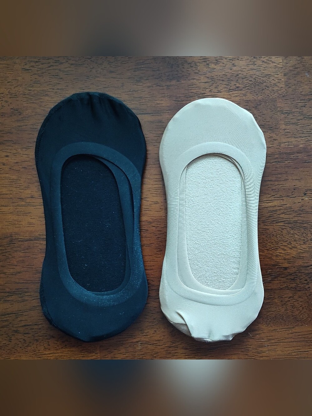 NWOT! 4 Pairs Of No-Show Liners  Flats Heels - Beige And Black - Silicone Grip